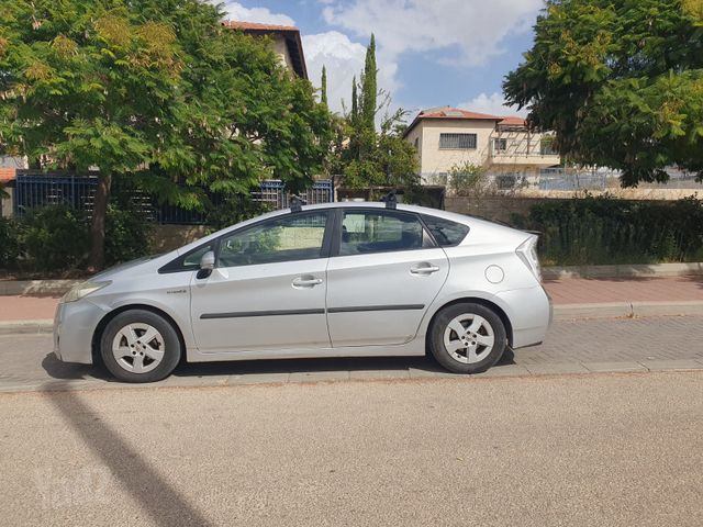 מודעת רכב טויוטה פריוס