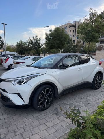 מודעת רכב טויוטה C-HR