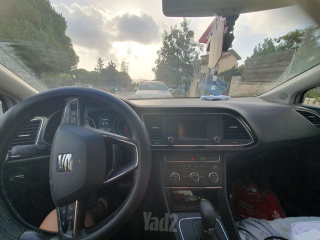 מודעת רכב סיאט לאון