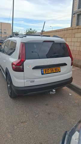 מודעת רכב דאצ'יה ג׳וגר
