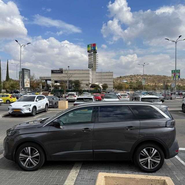 מודעת רכב פיג'ו 5008
