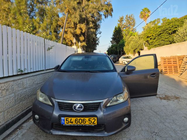 מודעת רכב לקסוס CT