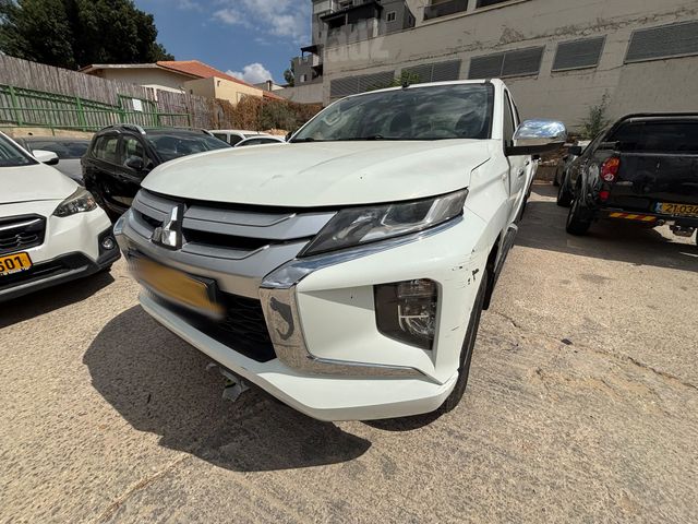 מודעת רכב מיצובישי טרייטון / L200