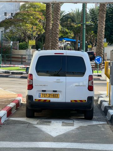 מודעת רכב סיטרואן ברלינגו