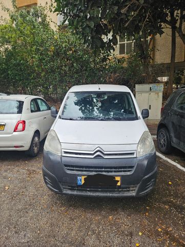 מודעת רכב סיטרואן ברלינגו
