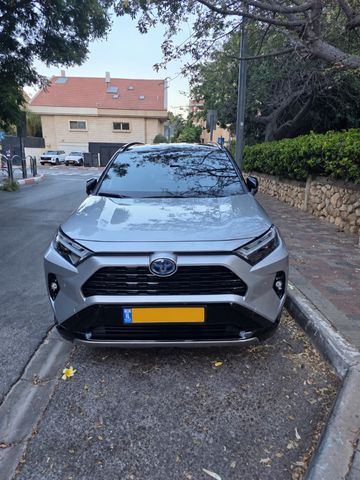 מודעת רכב טויוטה RAV4