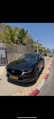 מודעת רכב מאזדה CX-30