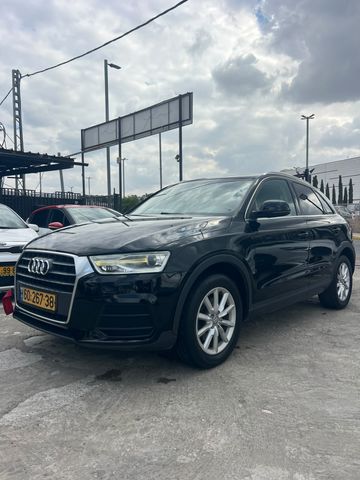 מודעת רכב אאודי Q3 1