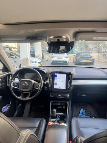 מודעת רכב וולוו XC40