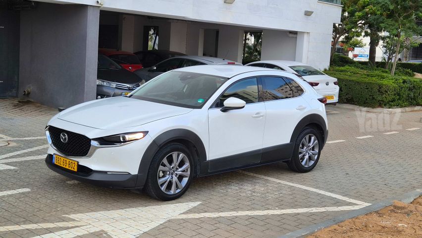 מודעת רכב מאזדה CX-30