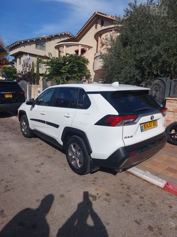 מודעת רכב טויוטה RAV4
