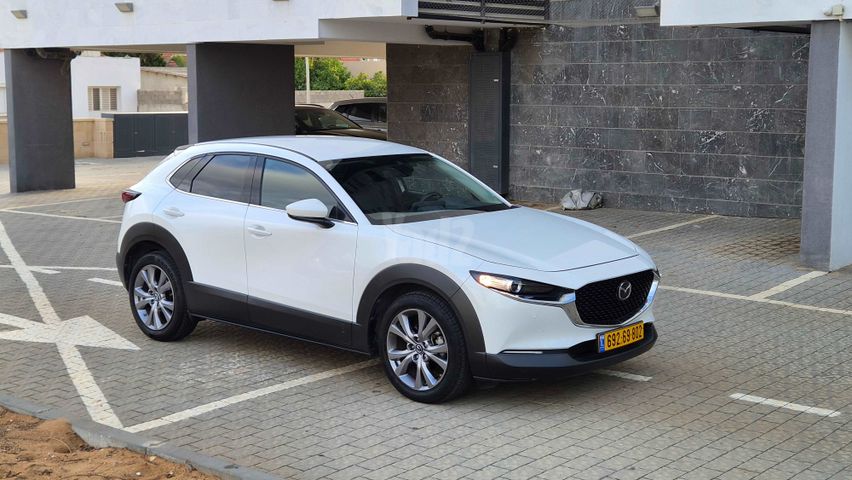 מודעת רכב מאזדה CX-30 1