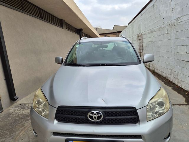 מודעת רכב טויוטה RAV4