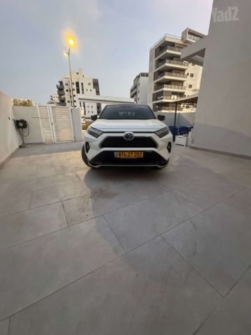 מודעת רכב טויוטה RAV4