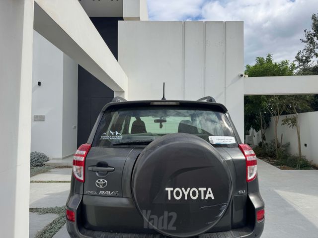 מודעת רכב טויוטה RAV4
