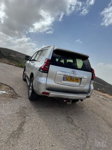 מודעת רכב טויוטה לנד קרוזר