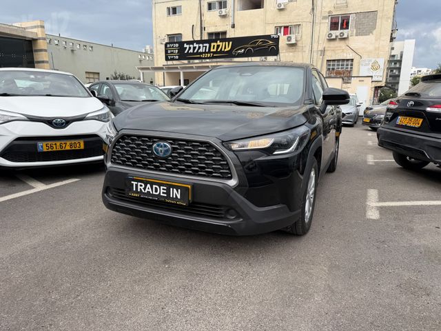 מודעת רכב טויוטה קורולה קרוס