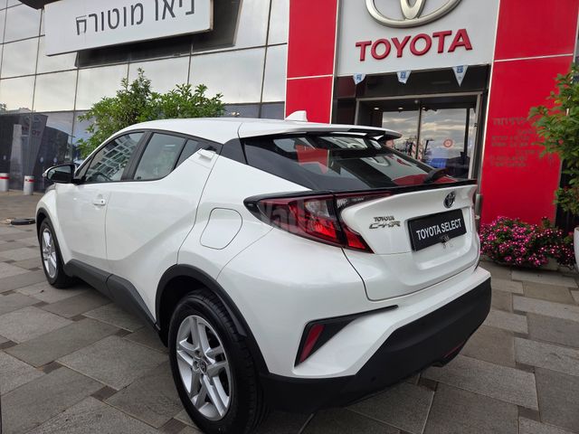 מודעת רכב טויוטה C-HR 1