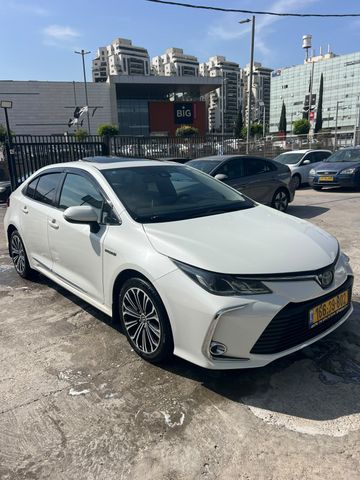 קורולה Limited היברידי אוט׳ סדאן 1.8 (98 כ״ס)