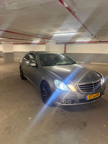 מודעת רכב מרצדס-בנץ E-class