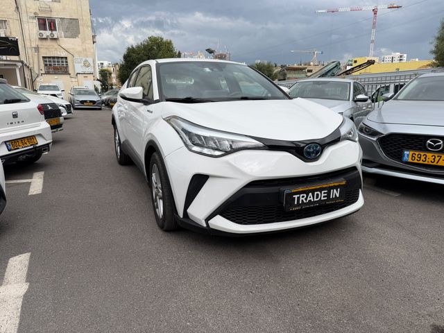 מודעת רכב טויוטה C-HR 2