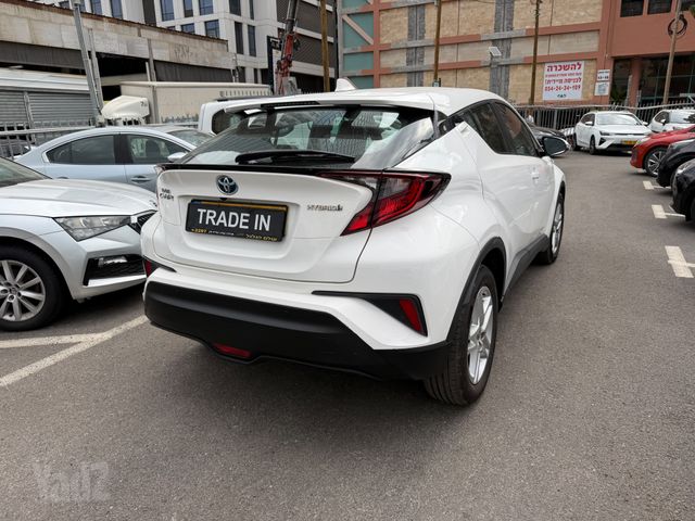 מודעת רכב טויוטה C-HR 1