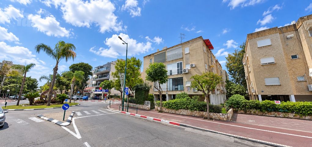מרכז העיר, סביניה, הוותיקה