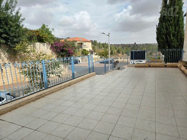 דירה, שכונה ז', מבשרת ציון