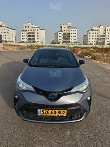 מודעת רכב טויוטה C-HR