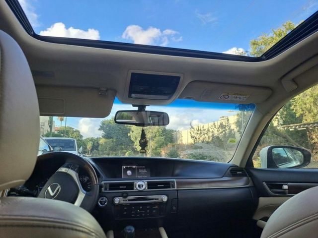 מודעת רכב לקסוס GS