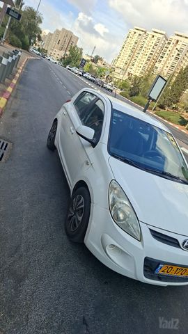 מודעת רכב יונדאי i20