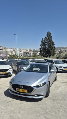 מודעת רכב מאזדה 3