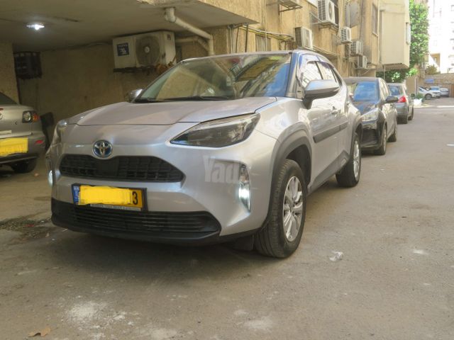 יאריס קרוס Urban היברידי אוט׳ בנזין 5 דל 1.5 (92 כ״ס)