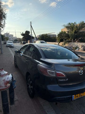 מודעת רכב מאזדה 3