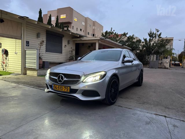 מודעת רכב מרצדס-בנץ C-class