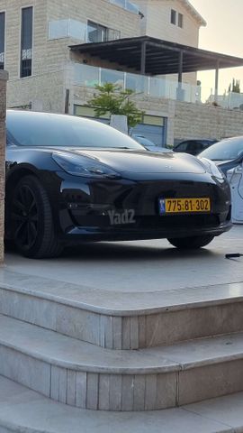 מודעת רכב טסלה מודל 3