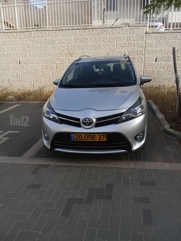 מודעת רכב טויוטה ורסו