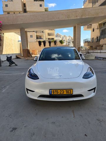 מודעת רכב טסלה מודל Y