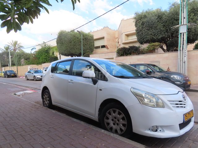 מודעת רכב טויוטה ורסו