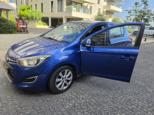 מודעת רכב יונדאי i20