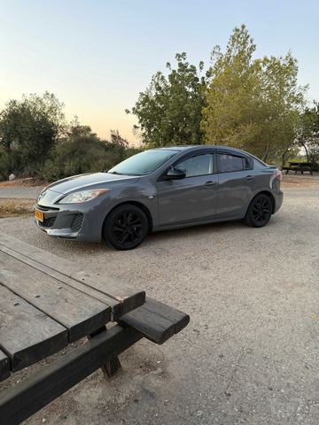 מודעת רכב מאזדה 3