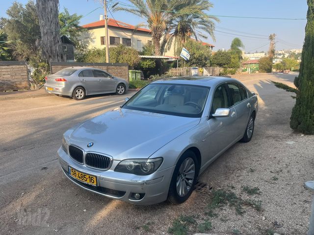 מודעת רכב ב מ וו סדרה 7
