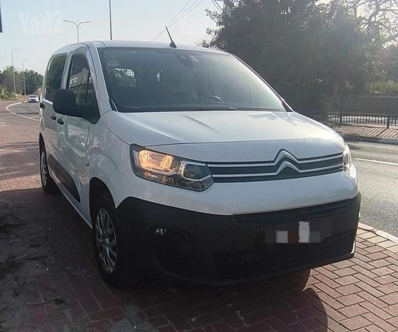 מודעת רכב סיטרואן ברלינגו