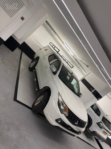 מודעת רכב מיצובישי טרייטון / L200