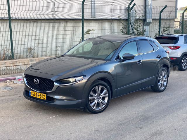 מודעת רכב מאזדה CX-30 1