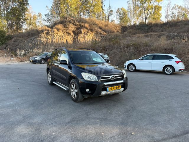מודעת רכב טויוטה RAV4