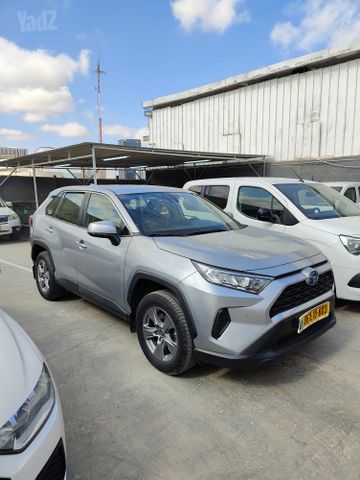 מודעת רכב טויוטה RAV4