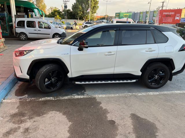 מודעת רכב טויוטה RAV4