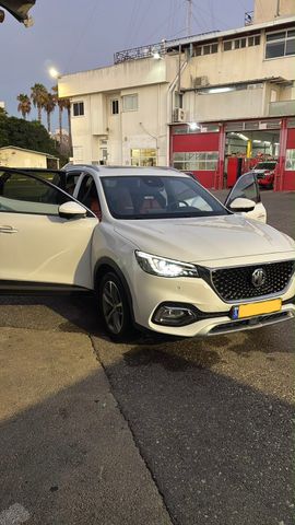 מודעת רכב אם ג'י EHS PHEV