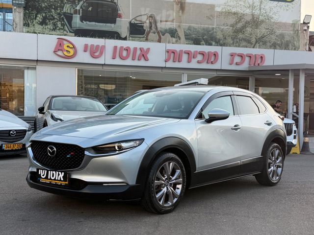מודעת רכב מאזדה CX-30